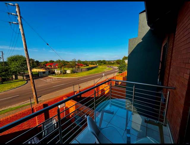 2 BEDROOM PROPERTY TO RENT IN MONTANA TUINE